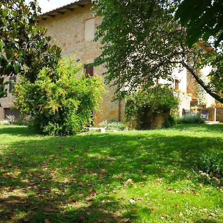Claudia Toscana - Melograno -10 Min Da Siena