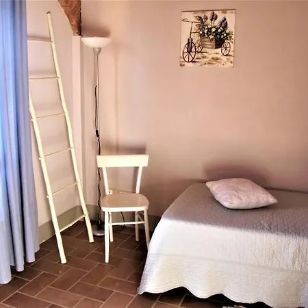 Claudia Toscana - Melograno -10 Min Da Siena Daire *
