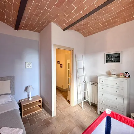 Claudia Toscana - Melograno -10 Min Da Siena Daire
