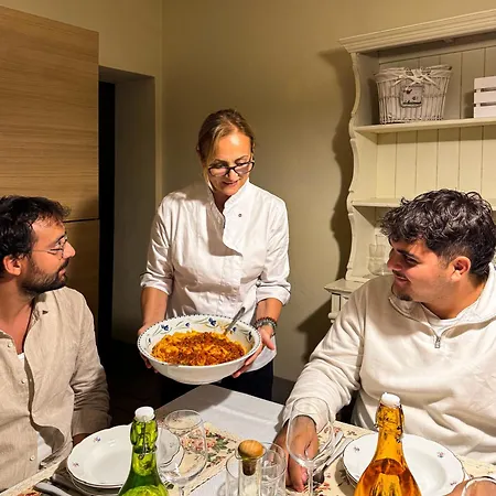 Claudia Toscana - Melograno -10 Min Da Siena Daire Sovicille